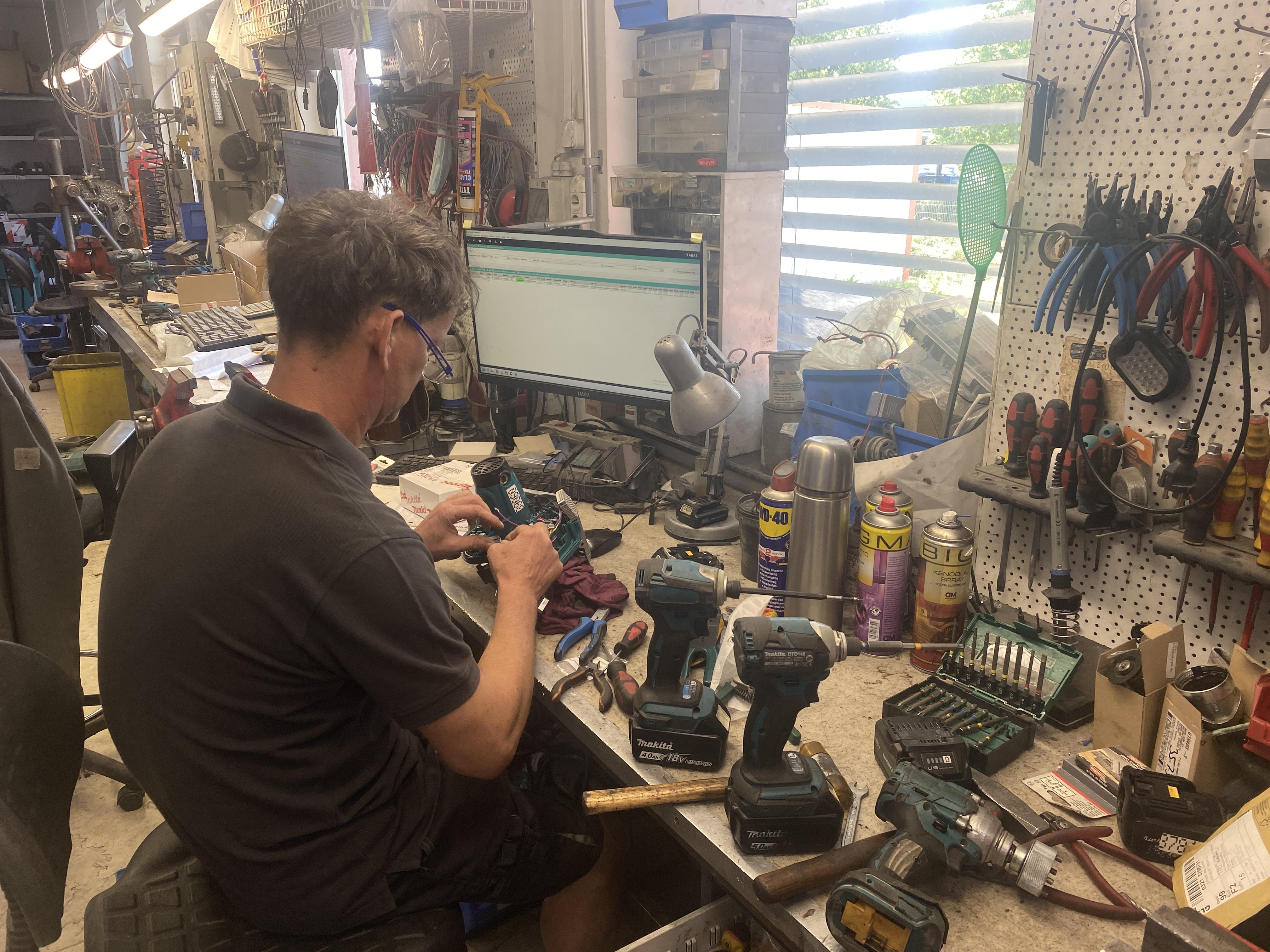 Szerviz műhely fotó