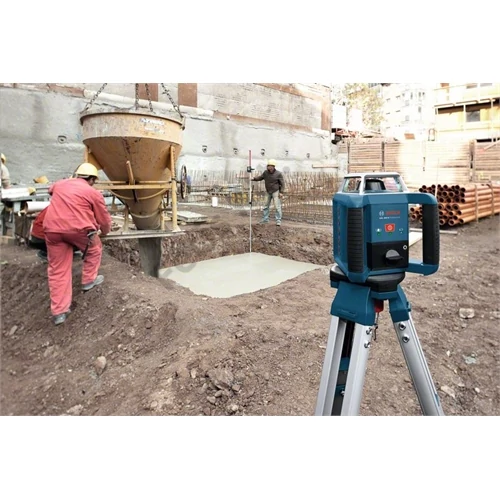 Bosch GRL 400H forgólézer, állvány, mérőléc, lézervevő kofferben