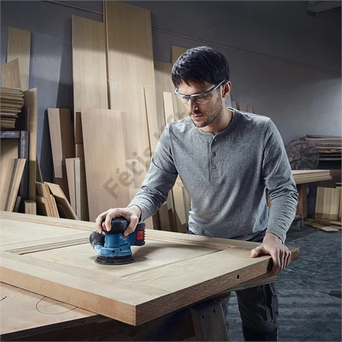 Bosch GEX 185-LI akkus excentercsiszoló 1x4.0Ah, GAL 18V-40 töltő, koffer