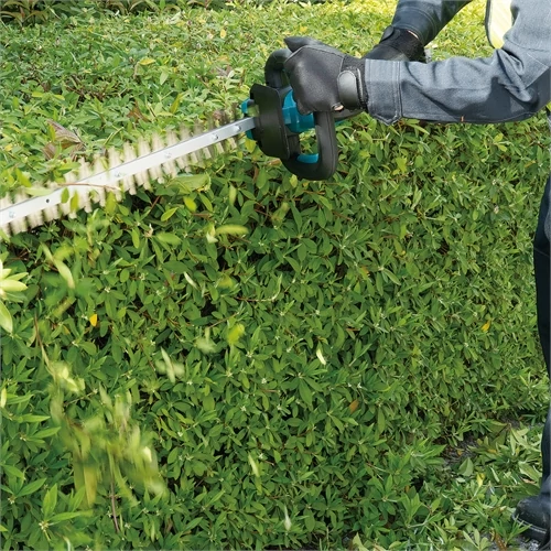 Makita UH020GD101 40Vmax XGT Li-Ion BL  50 cm 460 W sövényvágó 1x2,5 Ah + RC