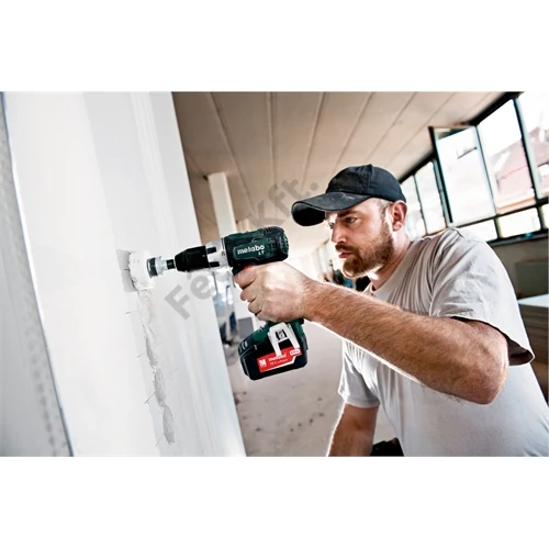 Metabo BS 18 LT akkus fúró-csavarozó kofferben 18V/4Ah