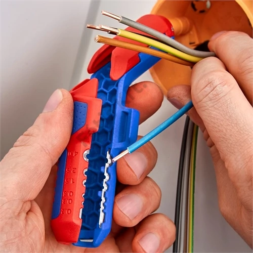 KNIPEX Kábelcsupaszító ErgoStrip®PV, szolár, fotovoltaikus kábelekhez 4-6mm2, 135mm, 16 95 03 SB (bliszter)