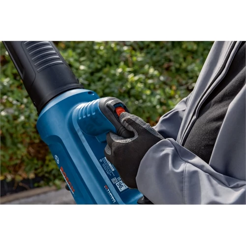 Bosch GBL 18V-750 lombfúvó (akku és töltő nélkül), karton