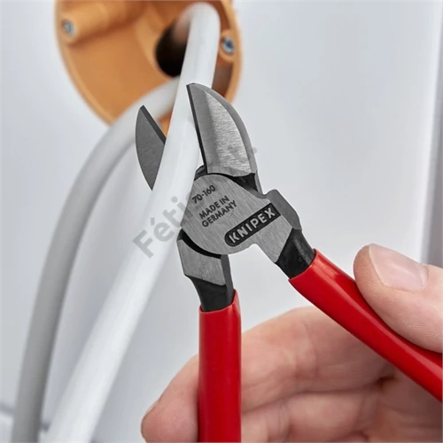 Knipex Oldalcsípőfogó feketére foszfátozott 160 mm