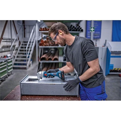 Bosch GNA 18V-16 E akkus lyukasztó (akku és töltő nélkül)