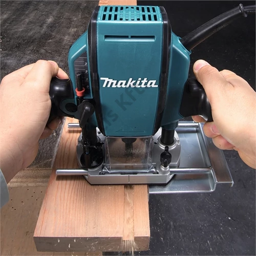 Makita RP0900 900W 8mm felsőmaró 0-35mm
