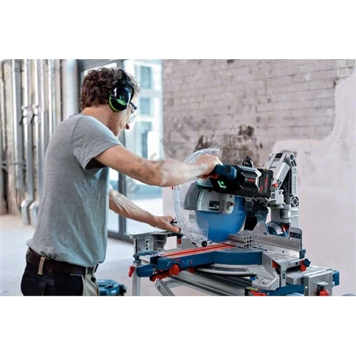 Bosch GCM 18V-305 GDC BITURBO akkus leszabó- és gérvágó fűrész (2x5.5Ah ProCORE) T