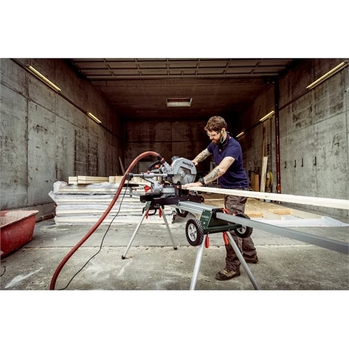 Metabo KGS 305 M fejező és gérvágó fűrész húzófunkcióval, karton 1600W