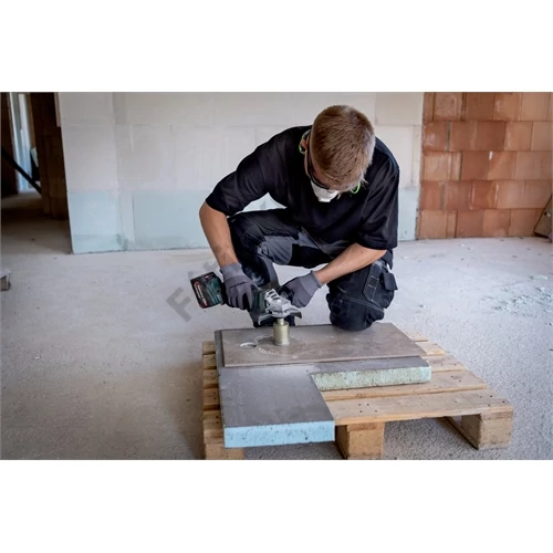 Ajándék 3db vágókorong + védőburkolat Metabo W 18 L BL 9-125 akkus sarokcsiszoló alapgép (akku és töltő nélkül), karton, clip