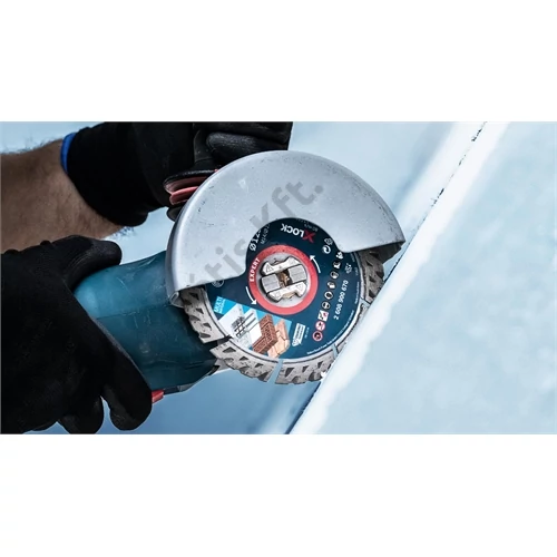Bosch EXPERT MultiMaterial X-LOCK gyémánt vágótárcsa, 115 x 22,23 x 2,4 x 12 mm