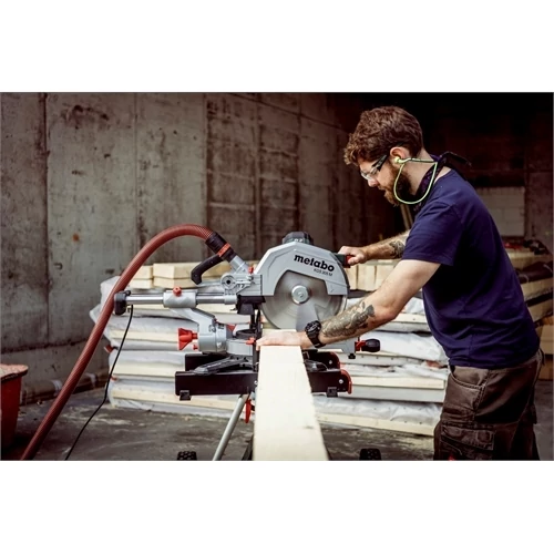 Metabo KGS 305 M fejező és gérvágó fűrész húzófunkcióval, karton 1600W