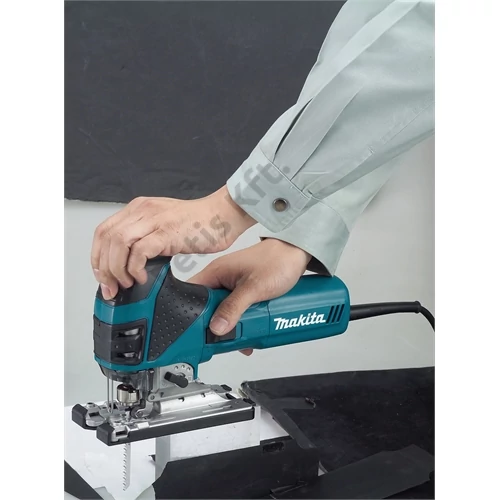 Makita 4351FCTJ 720W szúrófűrész v: 135mm, LED