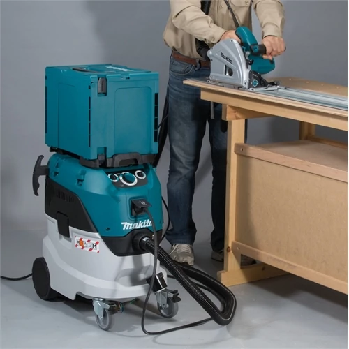 Makita VC4210M 1200W 25kPa száraz-nedves porszívó 42l M