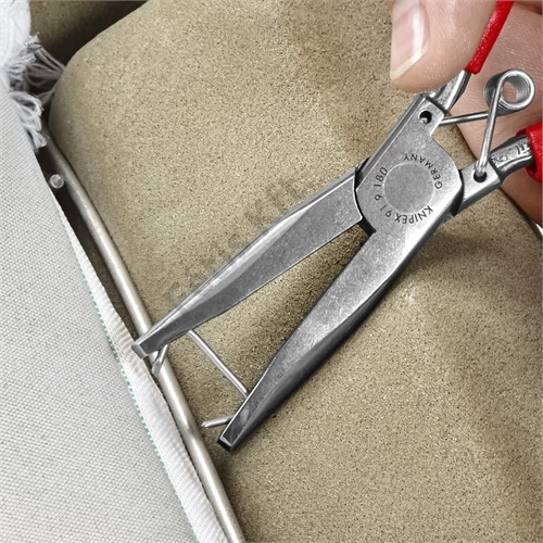 Knipex kárpit kapocs fogó többkomponensű nyél, polírozott 185 mm
