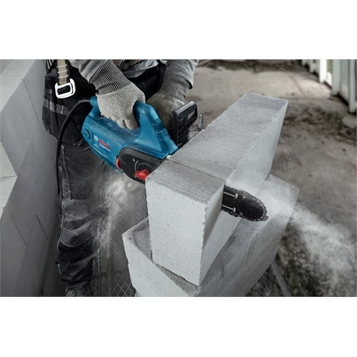 Bosch GKE 18V-20 Ágvágó fűrész (akku és töltő nélkül) kartondobozban