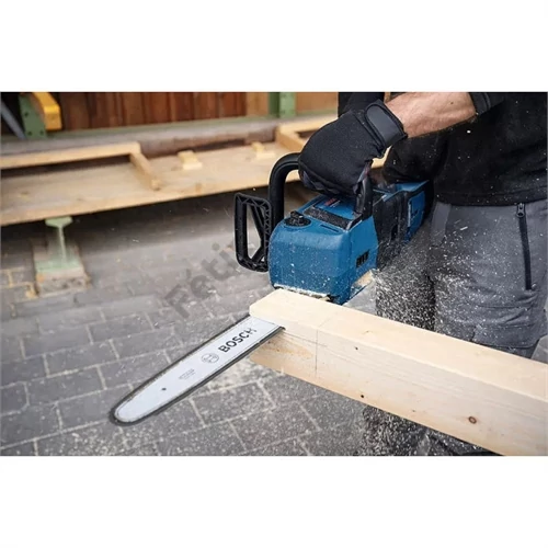 Bosch GKE 18V-40 Professional akkus láncfűrész (18V/akku és töltő nélkül)
