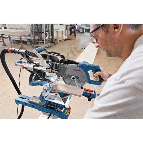Bosch GCM 8 SJL sínes gérvágó fűrész 1600W 216mm
