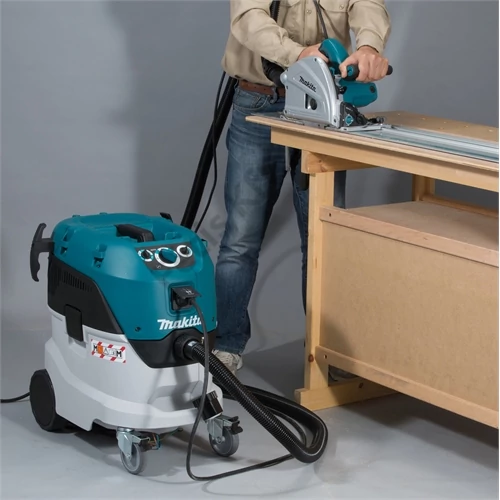 Makita VC4210M 1200W 25kPa száraz-nedves porszívó 42l M