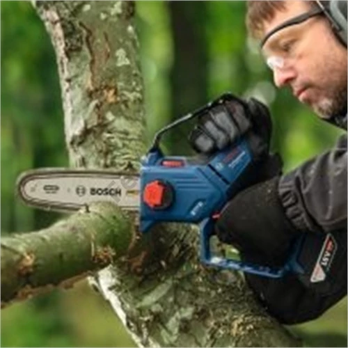 Bosch GKE 18V-20 Ágvágó fűrész (akku és töltő nélkül) kartondobozban