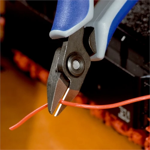 Knipex precíziós elektronikai oldalcsípő fogó többkomponensű nyél barnított 125 mm