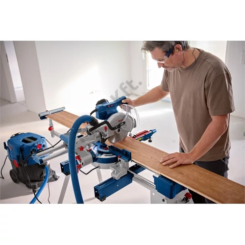 Bosch GCM 305-216 D leszabó- és gérvágó fűrész, karton