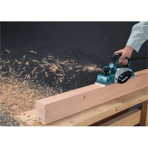 Makita KP0800 620W 82mm elektromos gyalugép