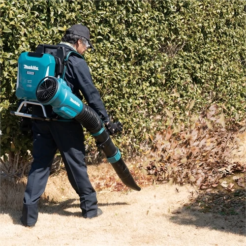 Makita UB004CZ 40Vmax Li-Ion BL háti légseprű 5 - 28 N 8,5-19,7 m3/p (akku és töltő nélkül)