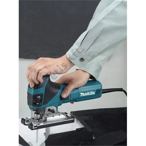 Makita 4351FCTJ 720W szúrófűrész v: 135mm, LED