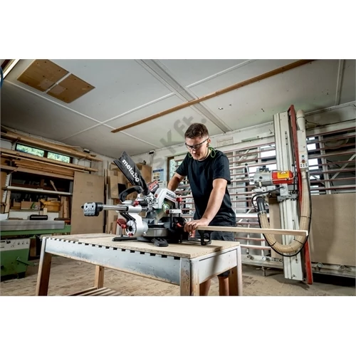 Metabo KGS 18 LTX BL 254 akkus fejezőfűrész (akku és töltő nélkül)