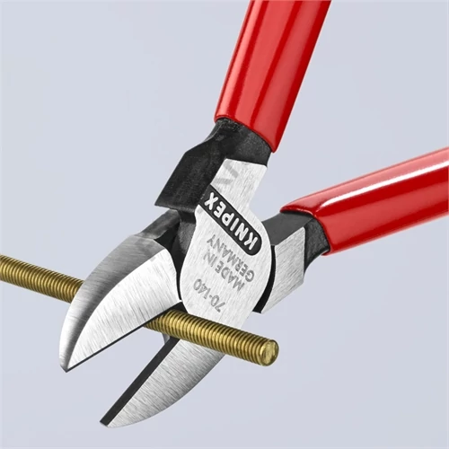 Knipex oldalcsípő fogó feketére foszfátozott 140 mm