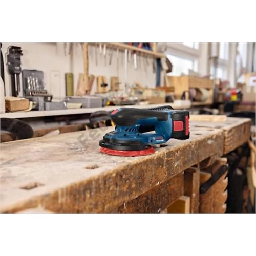 Bosch GEX 18V-150-3 Akkus Excentercsiszoló (akku és töltő nélkül 1x csiszolópapír C470 (150mm) 1x porgyűjtő tartály 1x védőgyűrű) kartondobozban