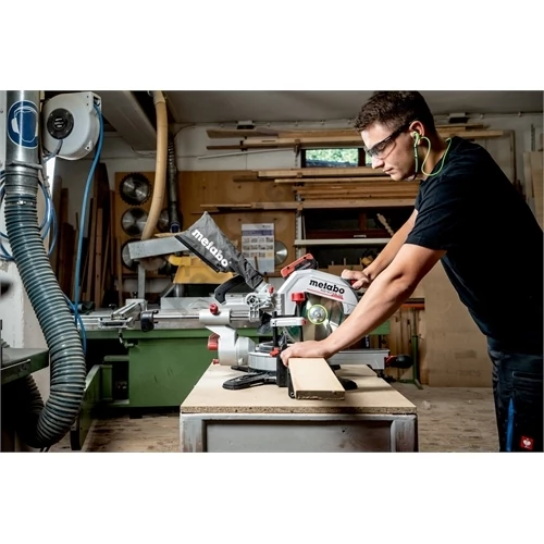 Metabo KGS 18 LTX BL 254 akkus fejezőfűrész (akku és töltő nélkül)