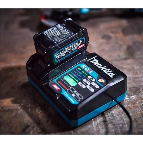 Makita DC40RA 40V max XGT Li-ion gyorstöltő