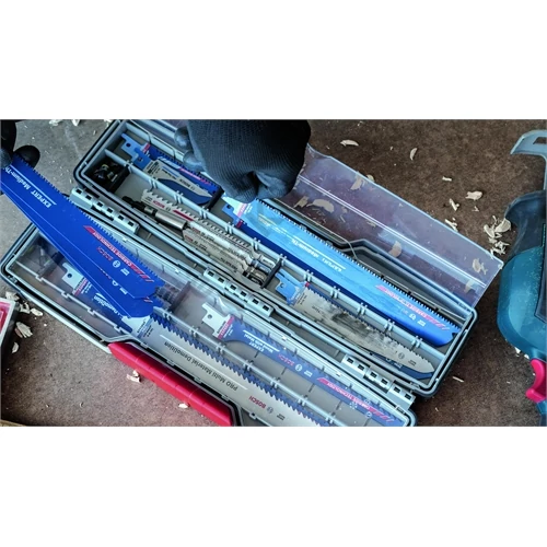 Bosch PRO Tough Box Large nagy láda tartozékokhoz, 43 x 87 x 210 mm