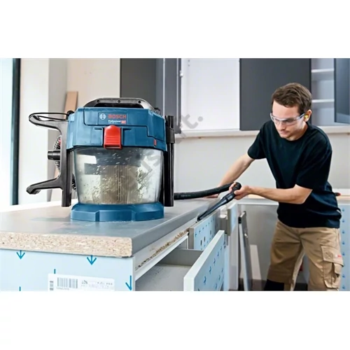 Bosch GAS 18V-10 L akkus porszívó görgőkkel (akku és töltő nélkül)