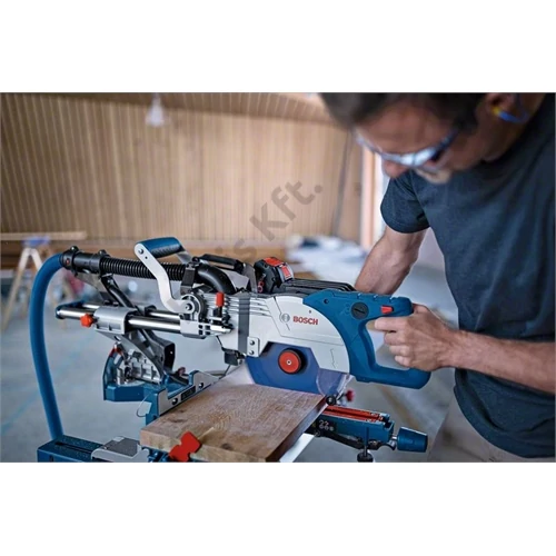 Bosch GCM 18V-216 DC akkus Leszabó- és gérvágó fűrész (akku és töltő nélkül)