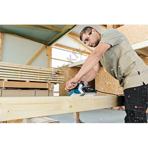 Bosch GHO 26-82 gyalu 710W