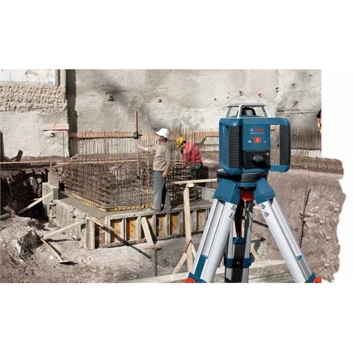 Bosch GRL 400H forgólézer, állvány, mérőléc, lézervevő kofferben