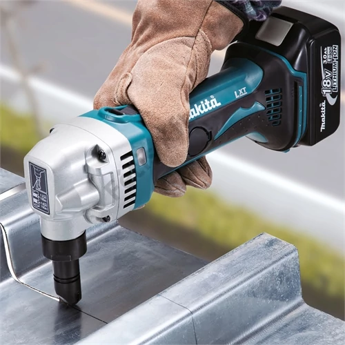 Makita DJN161Z akkus folyamatos lyukasztó (alapgép - akku és töltő nélkül)