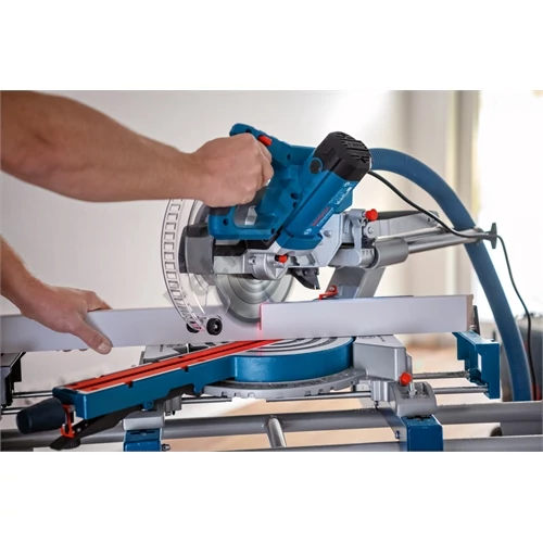 Bosch GCM 305-216 D leszabó- és gérvágó fűrész, karton