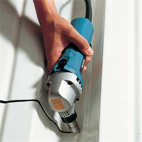 Makita JN1601 550W folyamatos lyukasztó r min 45mm